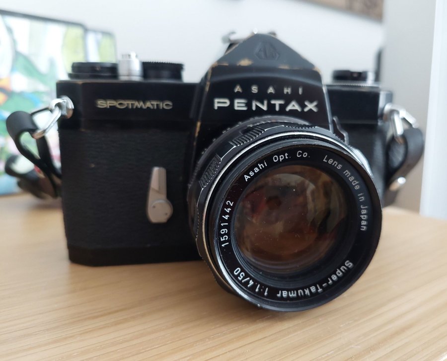 Pentax Asahi Spotmatic + Super Takumar 50mm 1:14