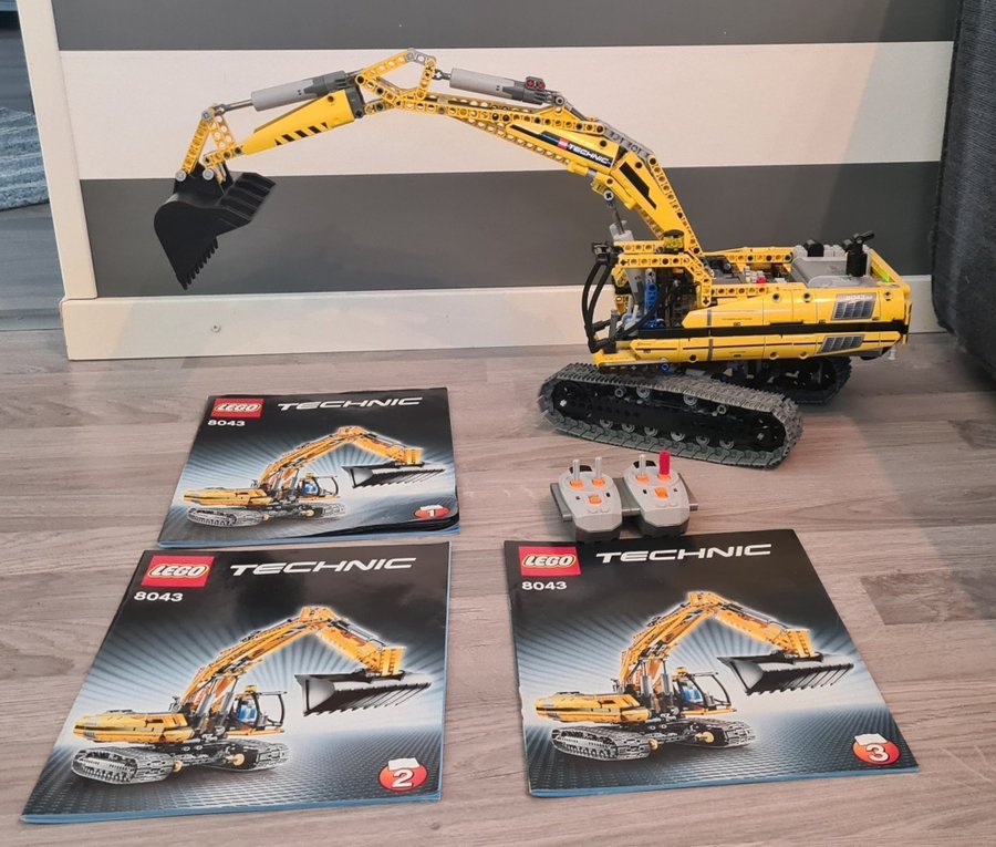 Lego technic 8043 elektrisk radiostyrd grävskopa grävmaskin motorized excavator