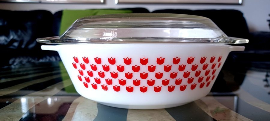 JAJ PYREX ENGLAND MED HJERTER SHIPPING WORLDWIDE