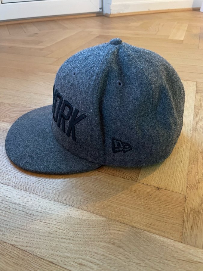 New Era x Marc Jacobs 59fifty fitted grå/grey size 7 1/4 577 cm