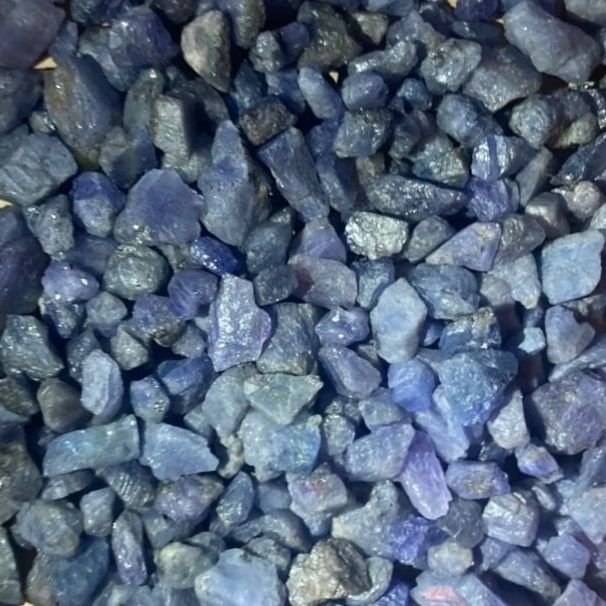 Äkta Tanzanite ädelstenar/01 kilograms / 500 carats 100gram