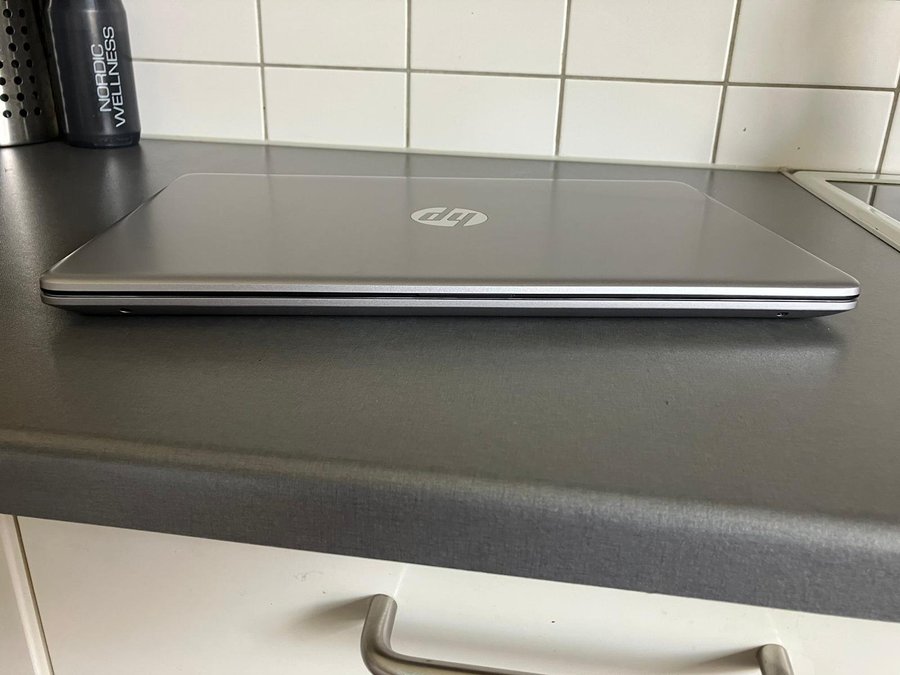 Helt ny HP Bärbar dator Nypris: 7490kr Nu 5900