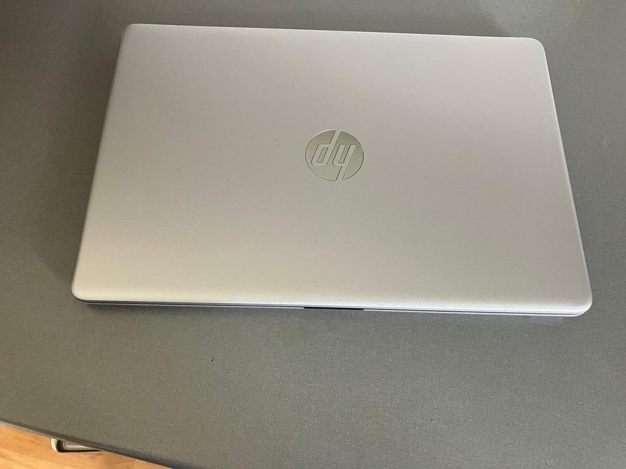 Helt ny HP Bärbar dator Nypris: 7490kr Nu 5900