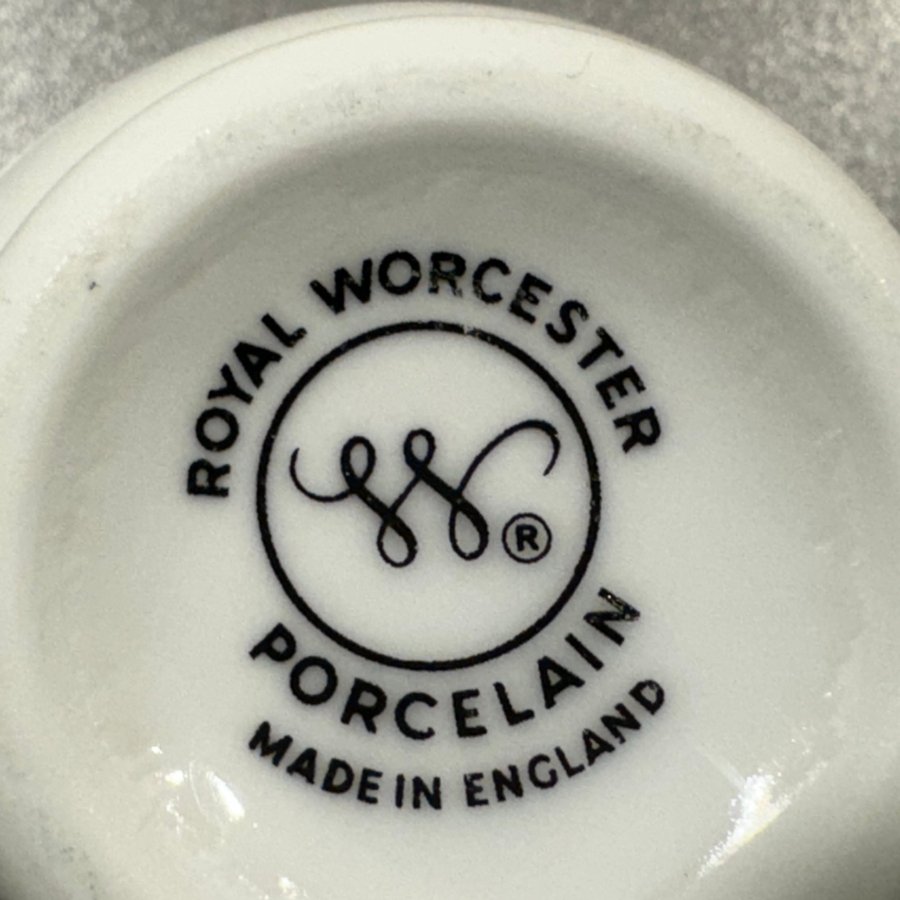 Toppskick! 2 stora egg Coddlers Royal Worcester made in England