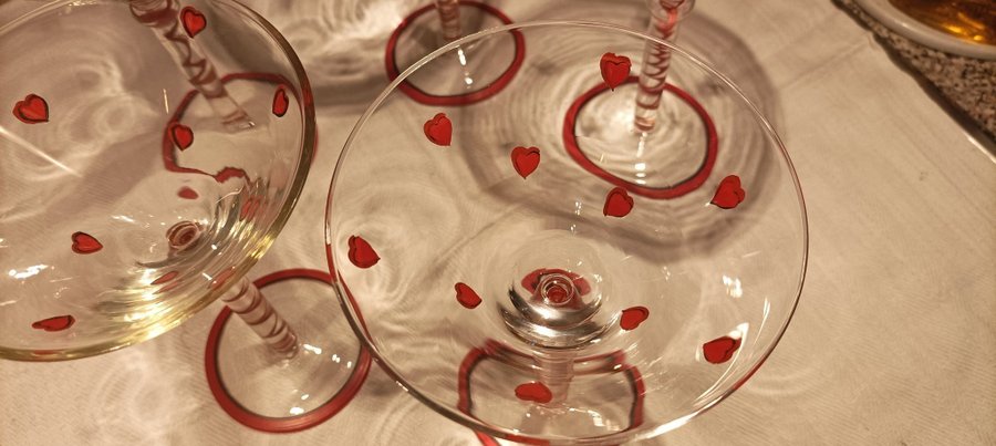 4 st höga handmålade martini glas
