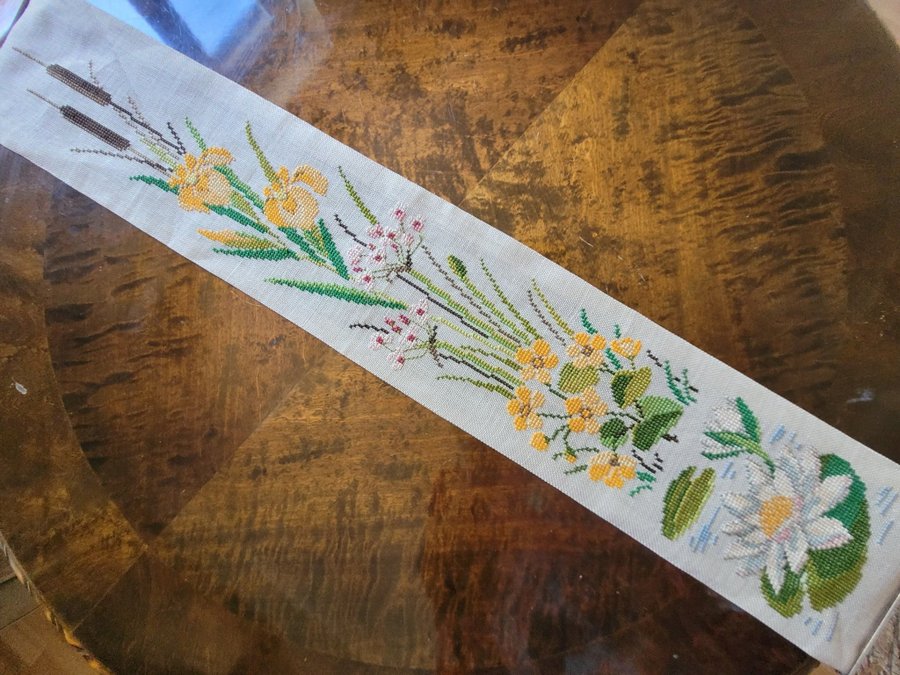 Vacker vepa klocksträng handbroderad näckrosor kaveldun blommor 95×15cm CW?