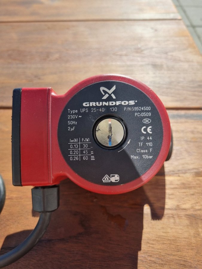 Grundfos UPS 25-40 130 Cirkulationspump