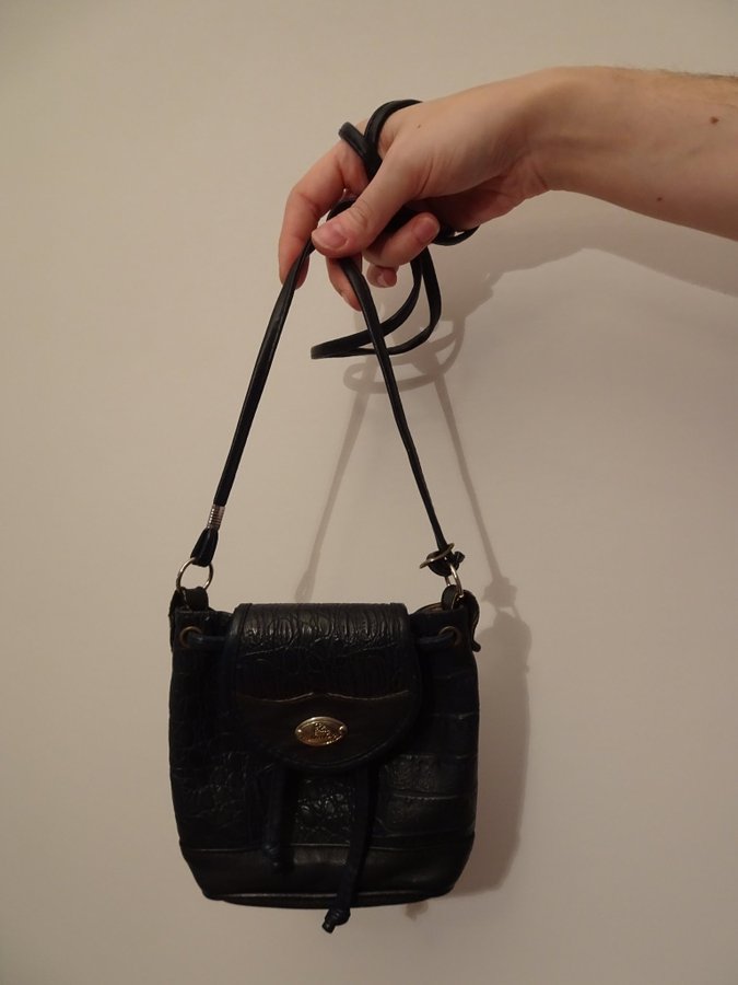 Vintage mindre väska i svart mjukt läder Mycket fint skick!