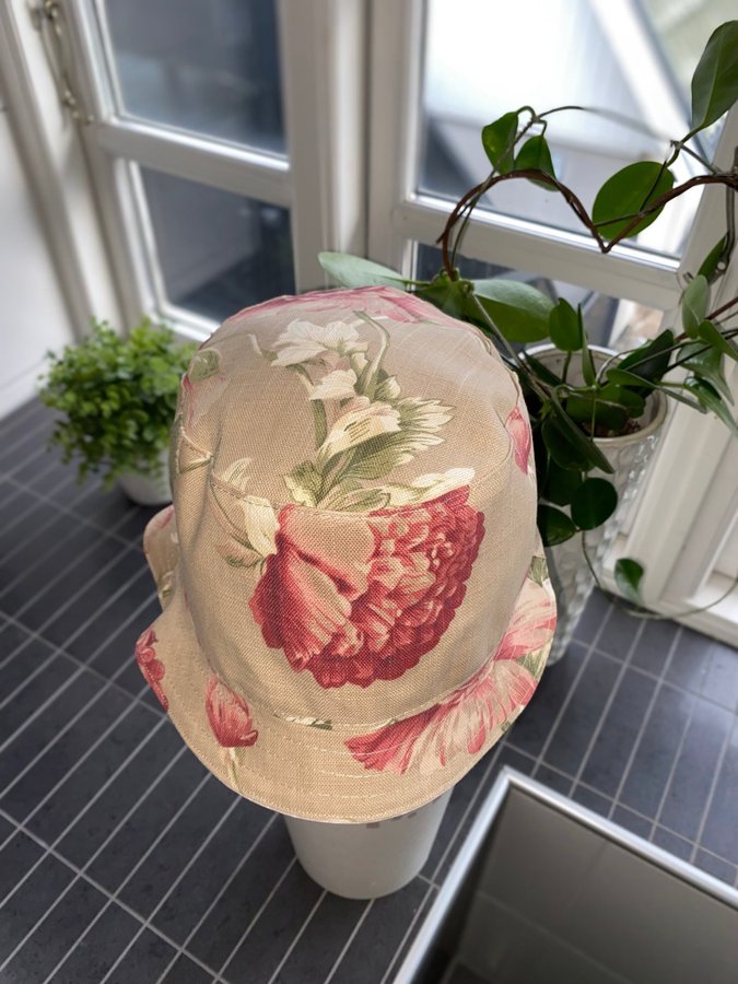 Bucket hat - solhatt - ny oanvänd unik fashion design sommar