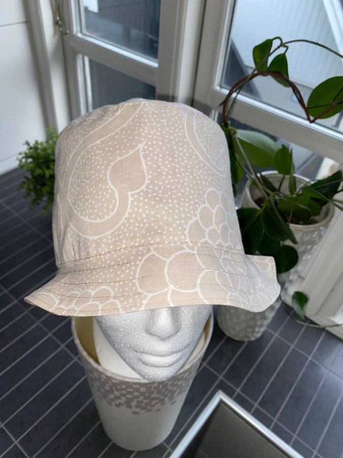 Bucket hat - solhatt - ny oanvänd unik fashion design sommar