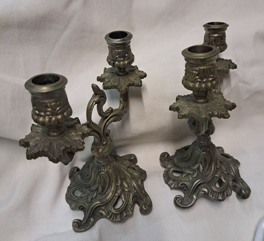 Vintage Ett par 2-ljusstakar tillverkade i metall candlesticks