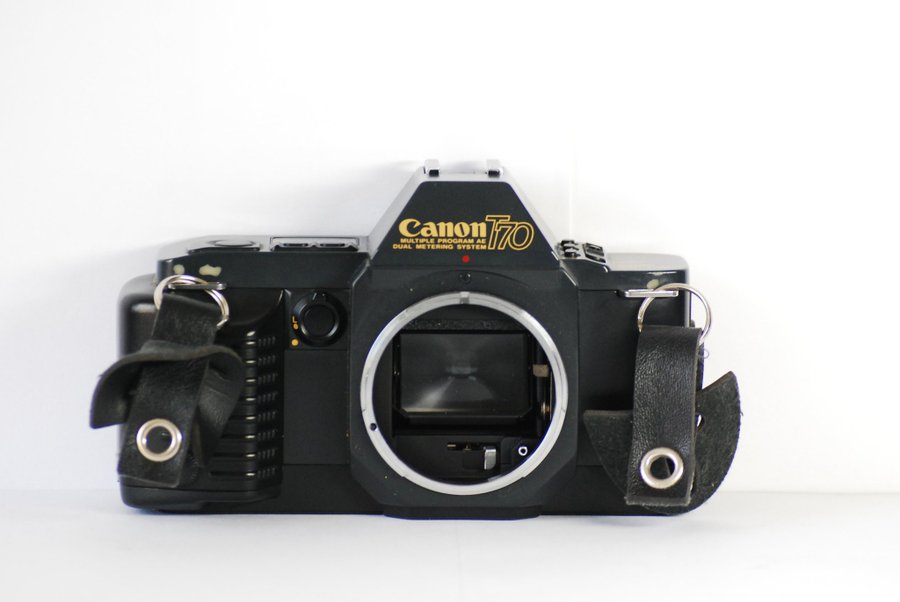 FYND MINT Canon T70 + 2 Objektiv + Blixt + Kameraväska