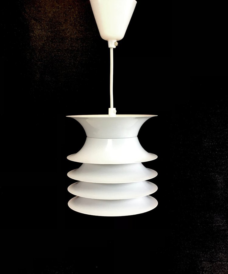 Vacker vit Taklampa LOUIS POULSEN  Denmark 1970s