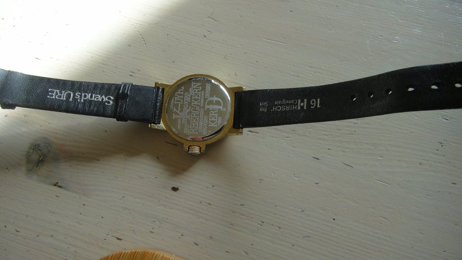 Dyrberg Kern dam klocka shiny förgylld svart äkta läder klockarmband begagnat