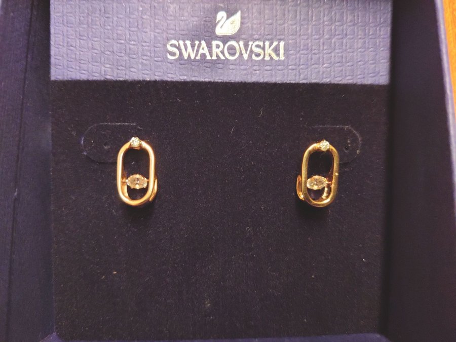 Swarovski Sparkling Dance Oval Stud Earrings