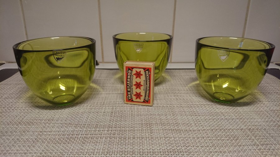 3 stycken mindre skålar från Orrefors -Pastillo Mini- Lena Bergström grönt glas