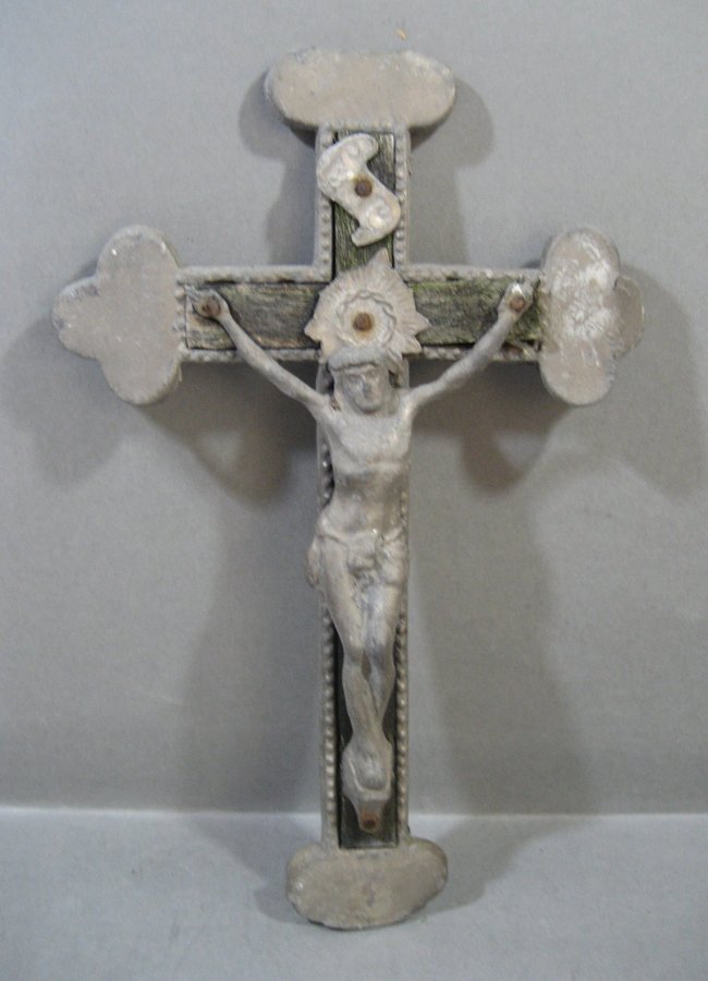 Antika Kors med Kristus av Ten 1800 talet