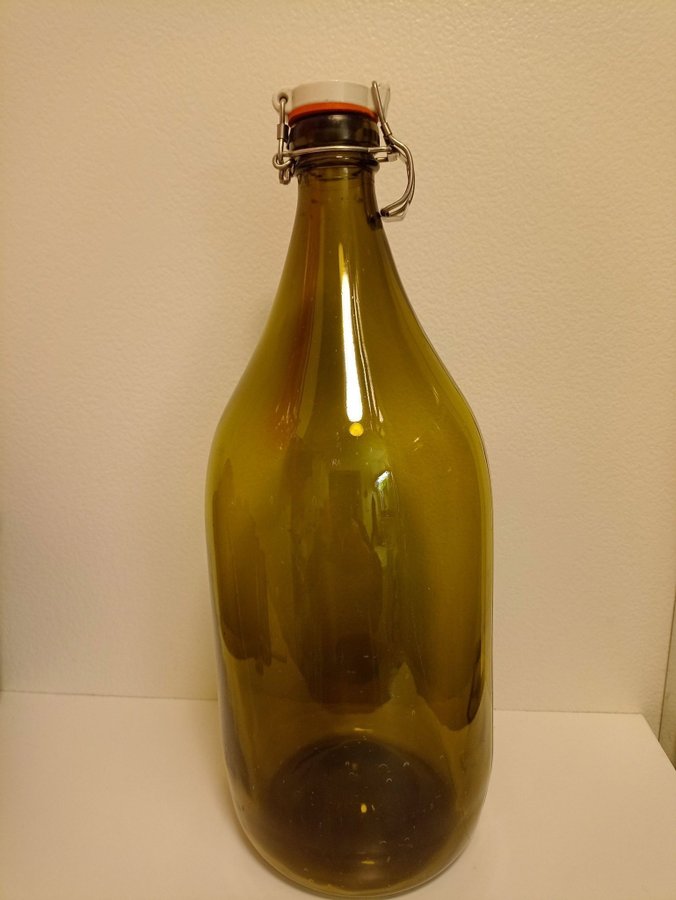 Grön glasflaska svagdricka stor flaska H ca 42 cm Glasflaska porslins kork