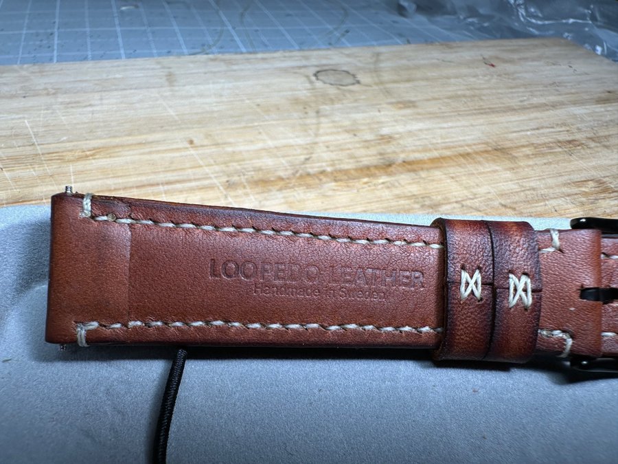 Outlet: Handgjord Klockarmband i äkta läder 22mm