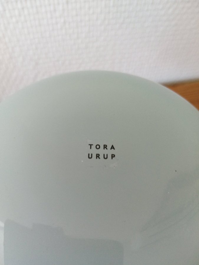 Tora Urup - Ny Super Flot Vase - Mundblæst og håndskåret glas