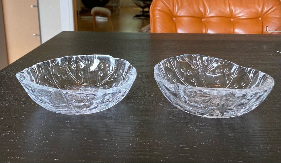 Två skålar Bergdala Glasbruk