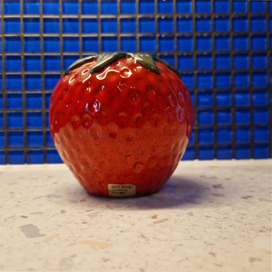 ROLF BERG värmelyckta ljuslykta jordgubb keramik Torshälla