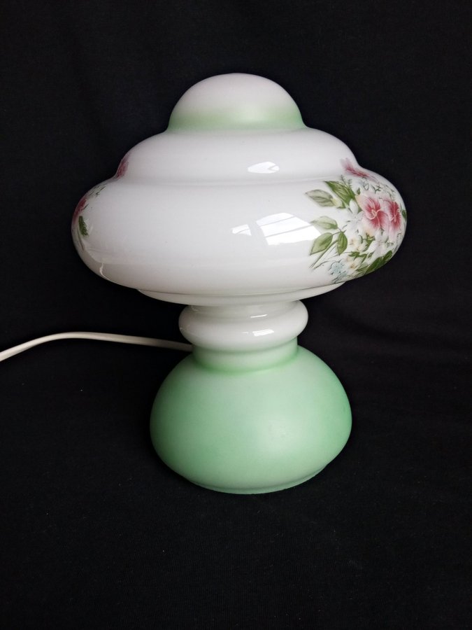 Söt vintage bordslampa / stämningslampa i Art Deco - Funkis-stil (?) vit glas