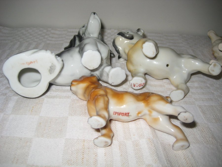 Samling äldre Hundar i porslin - Import - Porslinshundar Hundfiguriner Figuriner