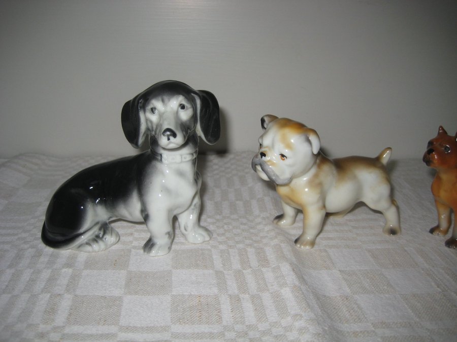 Samling äldre Hundar i porslin - Import - Porslinshundar Hundfiguriner Figuriner