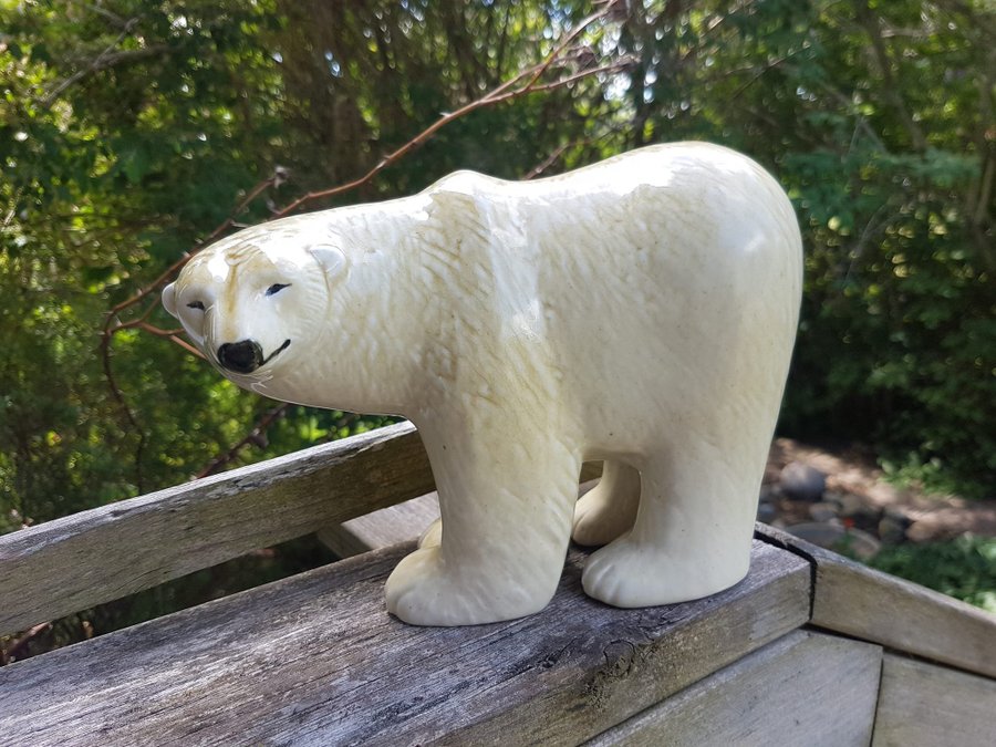 Stor isbjörn ur Lisa Larson serien Skansen i stengods för Gustavsberg signerad