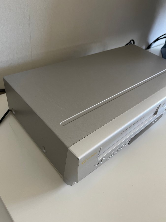 Funai DPVR-5800 kombinerad DVD-spelare och videobandspelare DVD och VHS spelare