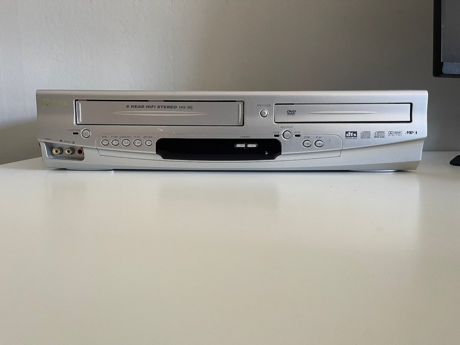 Funai DPVR-5800 kombinerad DVD-spelare och videobandspelare DVD och VHS spelare