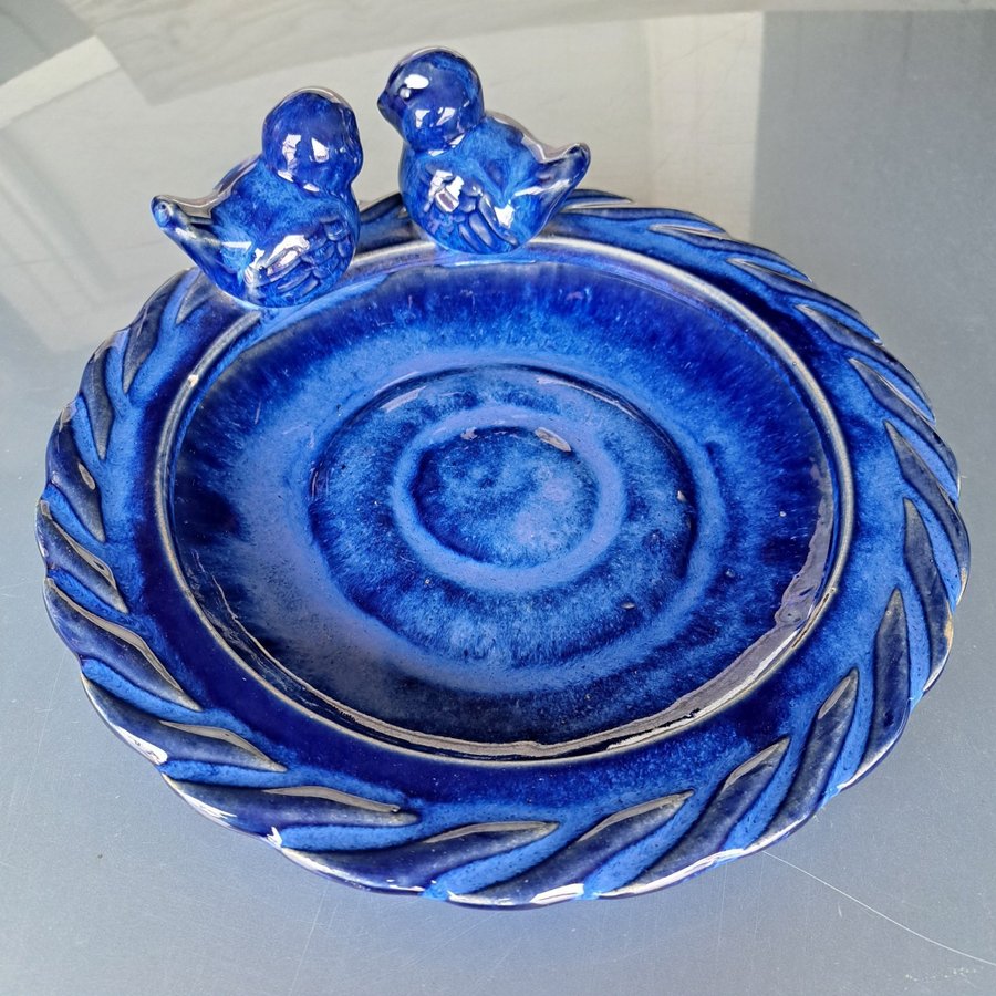 Keramik talrik med två fåglar blå
