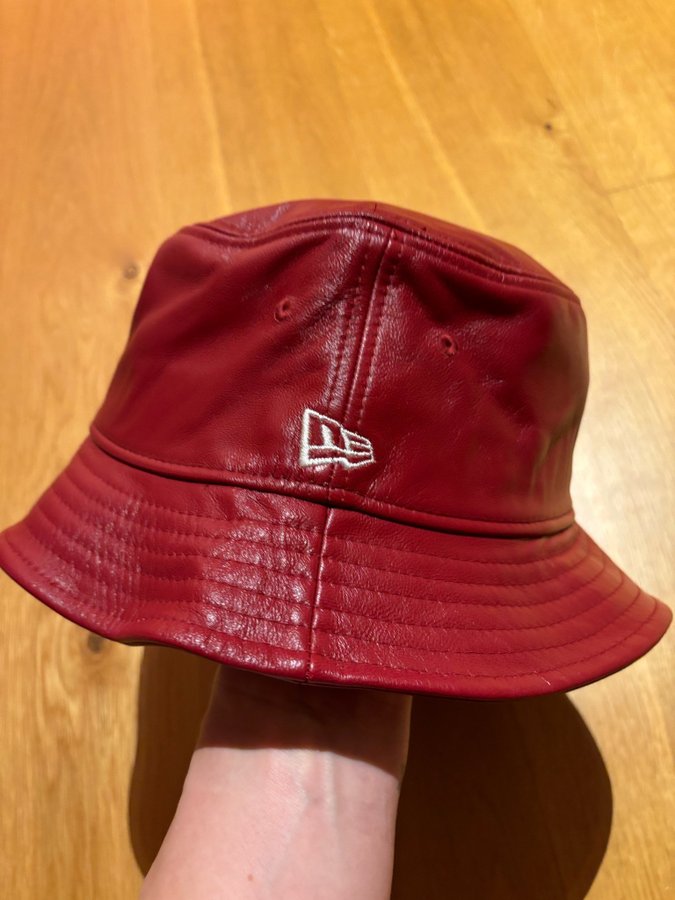 New Era New York Yankees MLB Leather Dark Red Bucket Hat