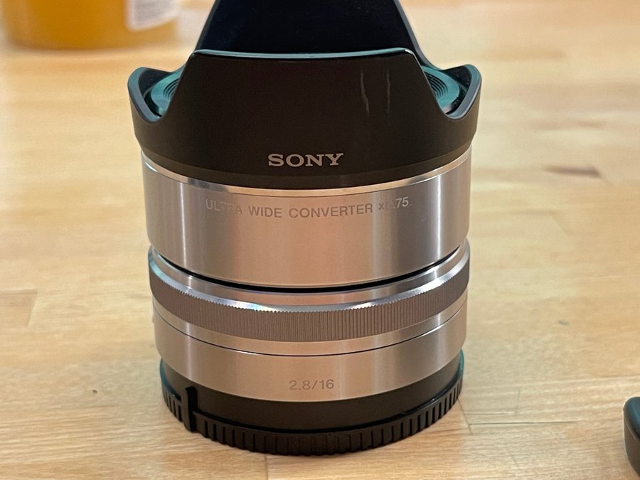 Sony Ultra Wide Converter x075 till Sony 16/28 APC-objektiv