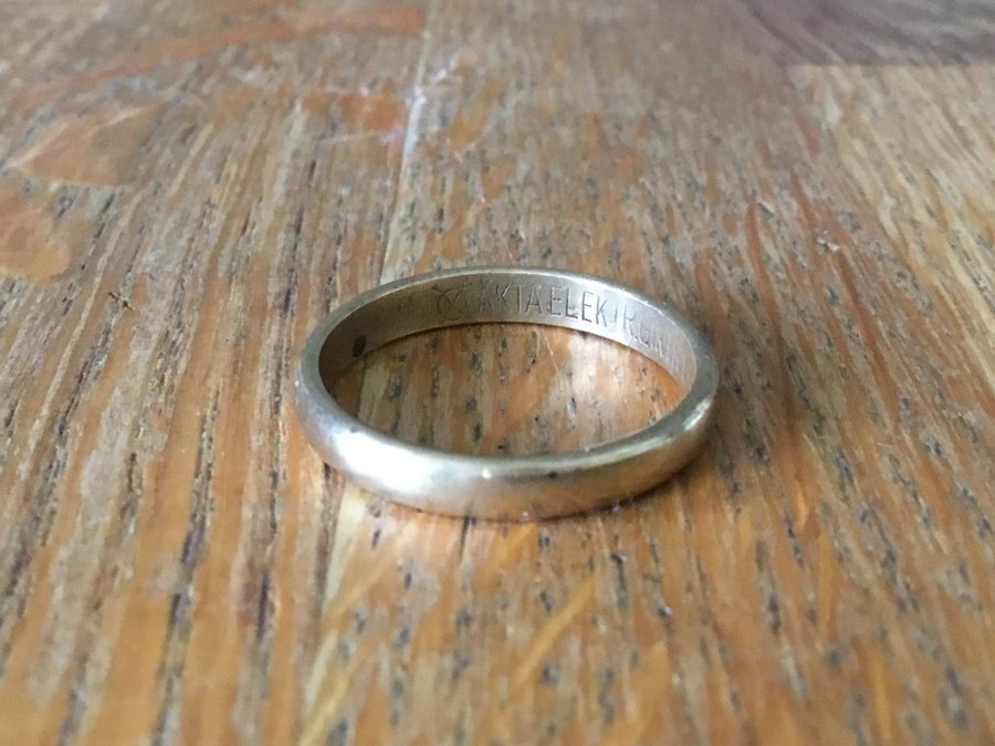 Välbevarad antik ring ”Elektrisk Giktring” i mässing stämplad / Strl 205 mm