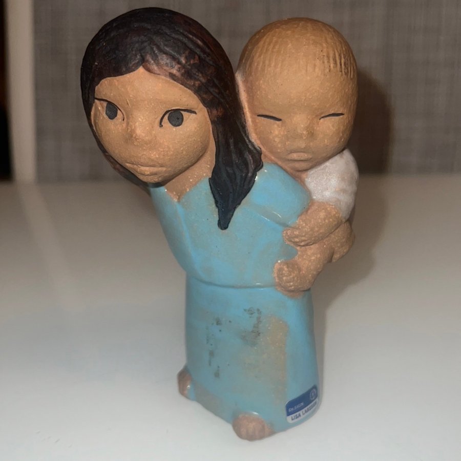 LISA LARSON Figurin "Öst" stengods Ur all världens barn
