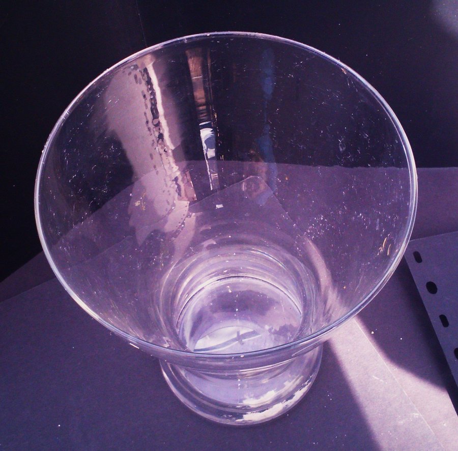"VASEN" design Åsa Gray i genomskinligt glas
