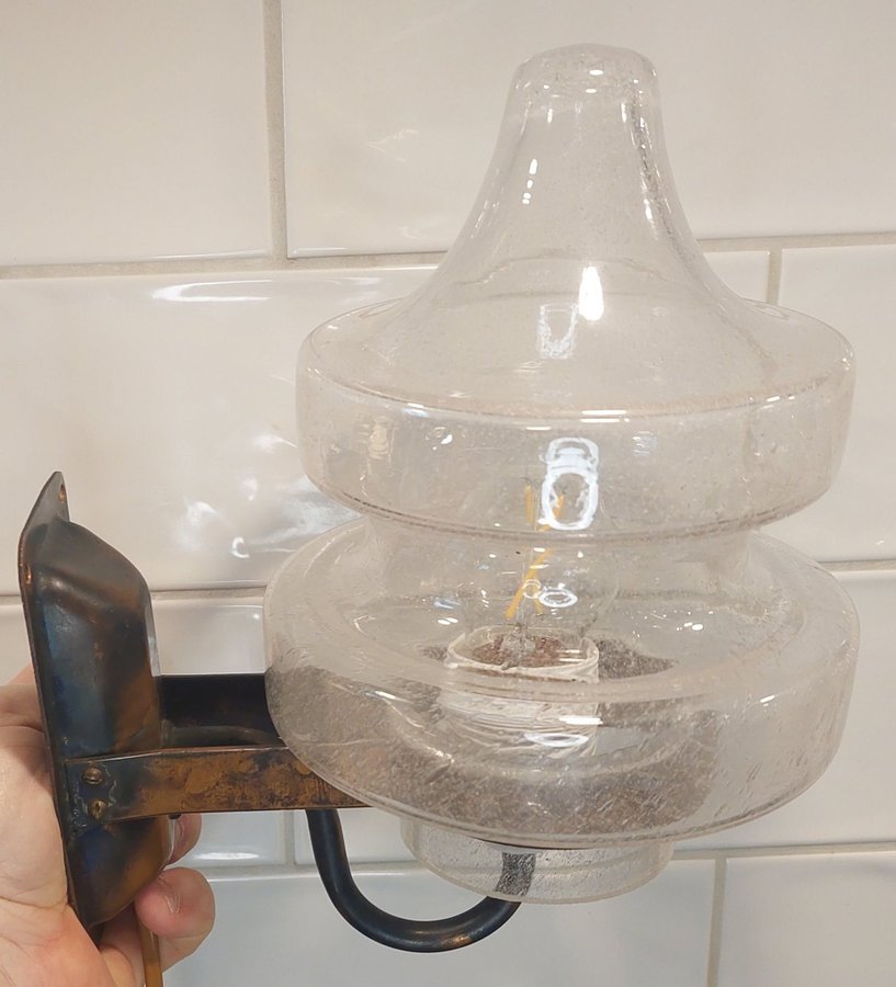 VÄGGLAMPA PATINERAD KOPPAR / GLAS RETRO 1960-70-TAL