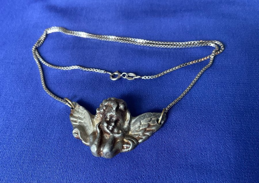Äldre-vintage? Vacker halsband i silver med ängel / Stämplat