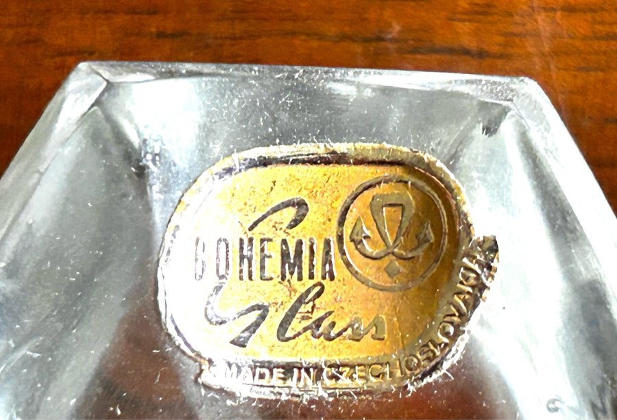 2 st gamla små glas skål/båt askkoppar Bohemia frånTjeckoslovakien