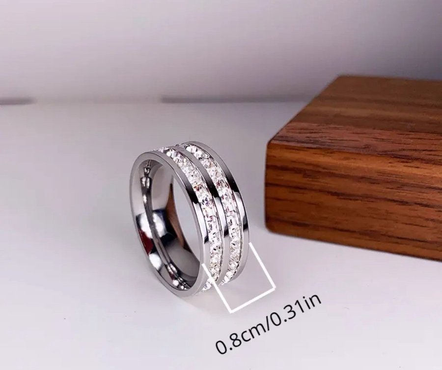 Ny ring i Stainless steel Stål förlovnings / vigsel ring str 165mm