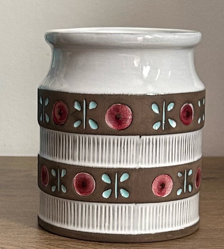 Mari Simmulson Keramikburk från Upsala-Ekeby