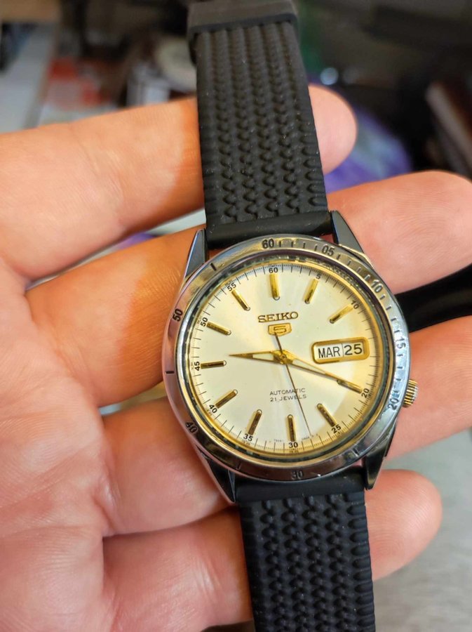 Seiko 5 Automatic 21 Jewels Lyser På Natten