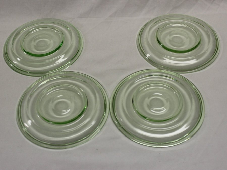 4 Appelgröna Assiett Assietter i Glas Gullaskruf Ring William Sternberg