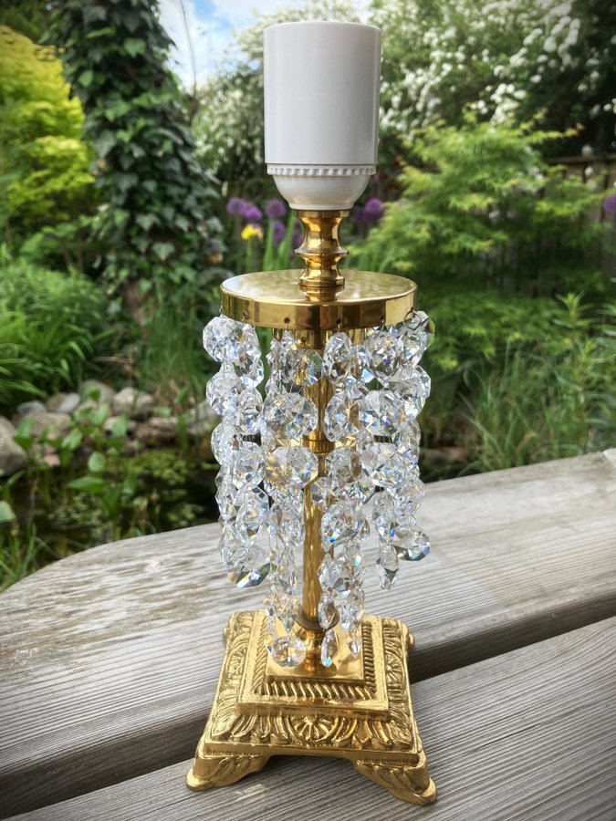 Bordslampa gjuten mässing kristall kristallhängen retro vintage 60-tal