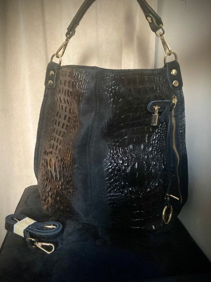 Roberta M svart croc-läder handväska