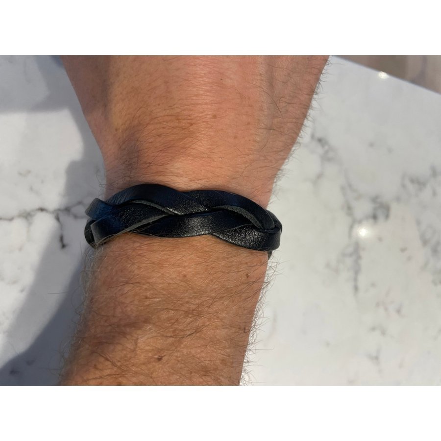 Svart läderarmband helt nytt 15kr