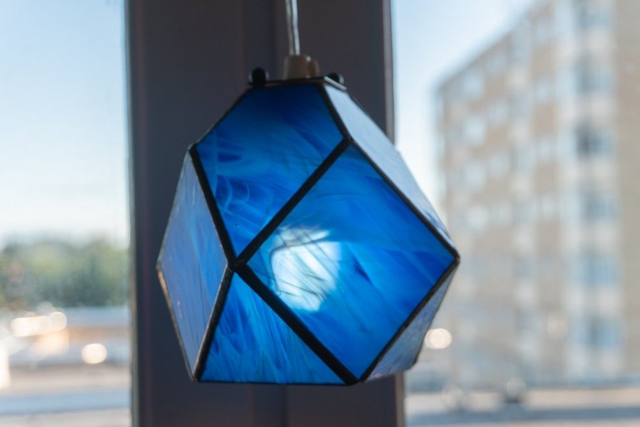 blå lampa i blyinfattat glas smide retro vintage fönsterlampa 30 40 50 60 tal