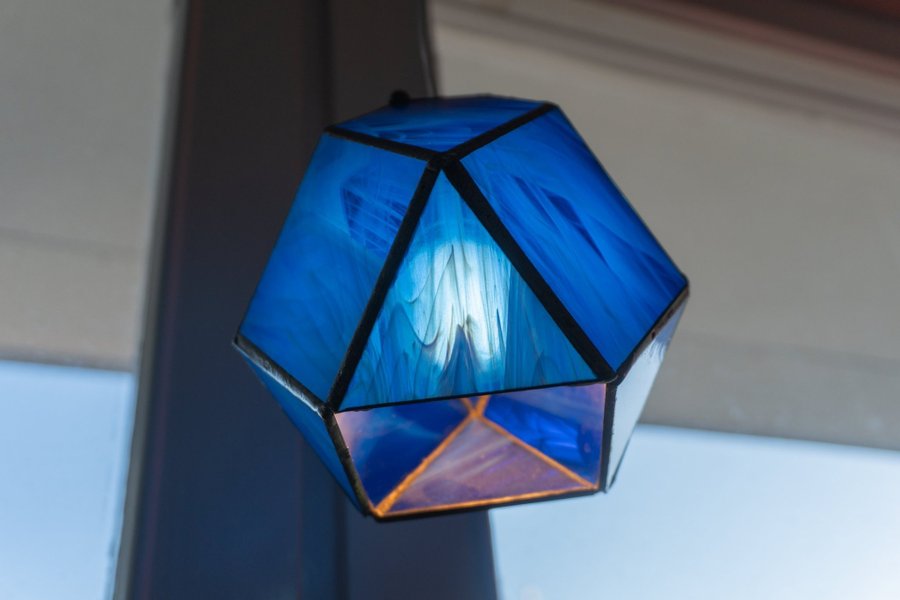 blå lampa i blyinfattat glas smide retro vintage fönsterlampa 30 40 50 60 tal
